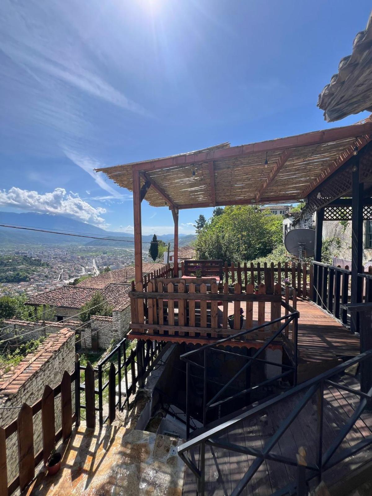 Guest House Maria - Berat Castle Exterior photo